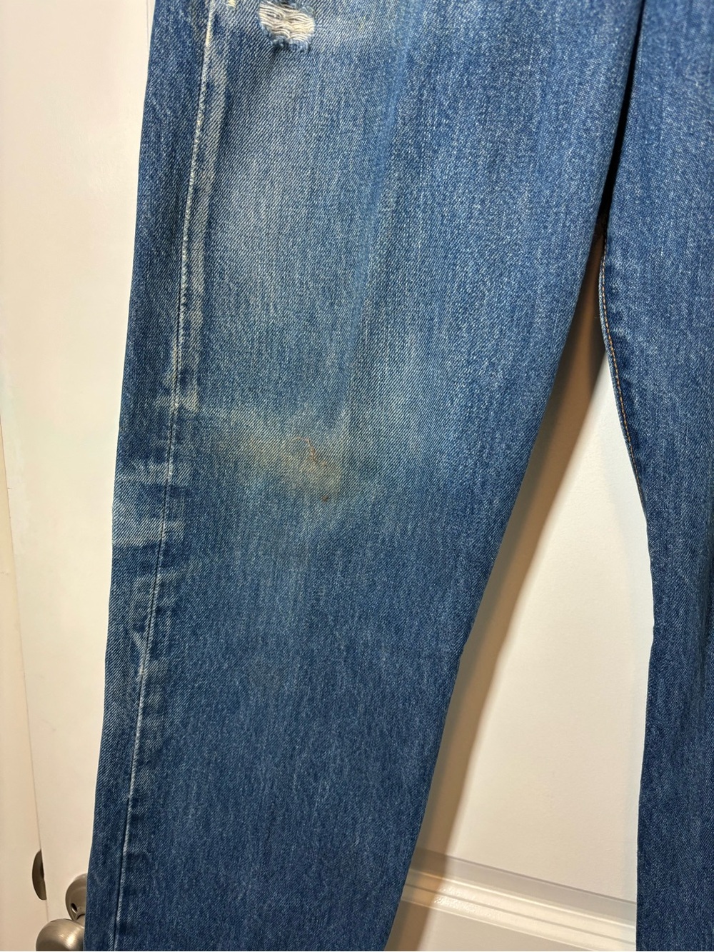 Levi's 501 Men's Blue Relaxed Straight Jeans - Picture 2 of 11